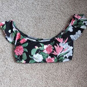 Vince Camuto Ruffled Black and Pink Crop Bikini